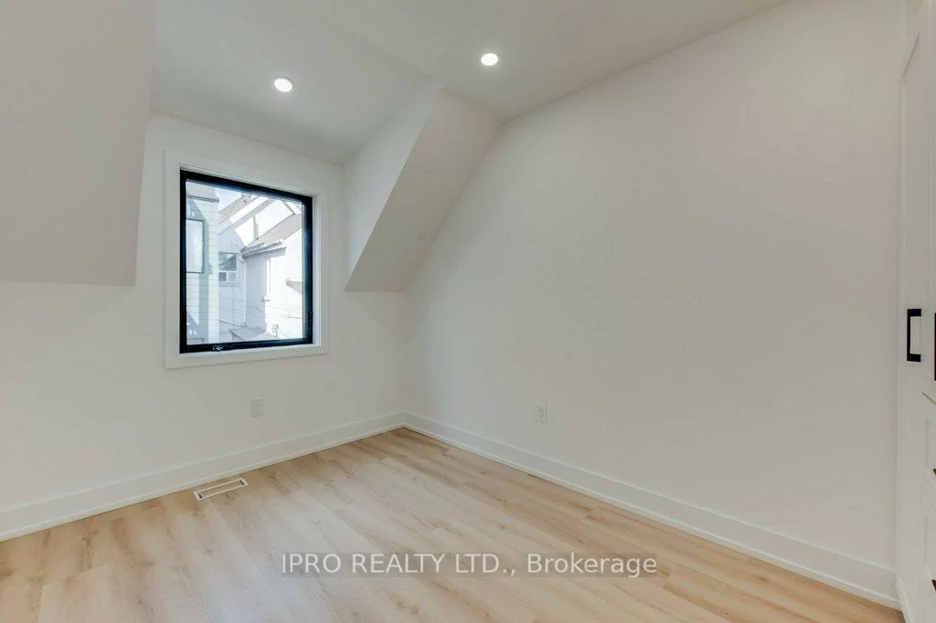 455, Ossington, Palmerston-Little Italy, Toronto