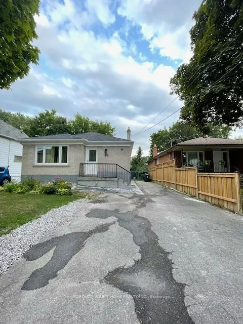 69, Madawaska, Newtonbrook East, Toronto