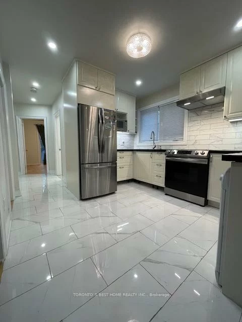 69, Madawaska, Newtonbrook East, Toronto