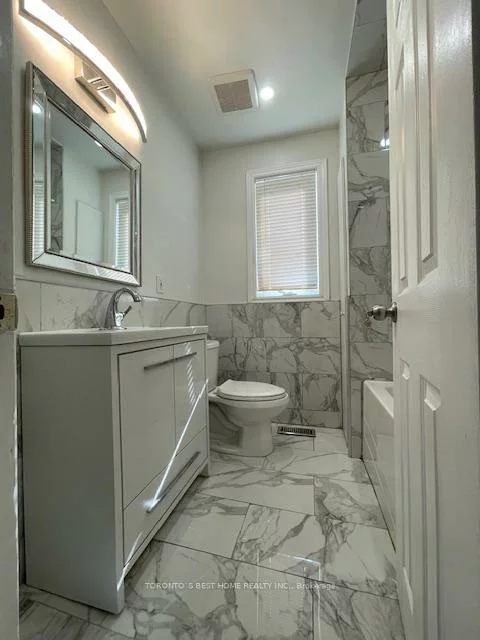 69, Madawaska, Newtonbrook East, Toronto