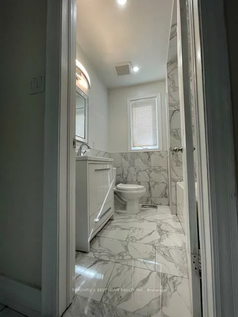 69, Madawaska, Newtonbrook East, Toronto