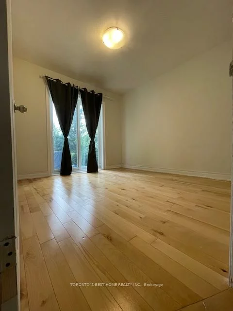 69, Madawaska, Newtonbrook East, Toronto