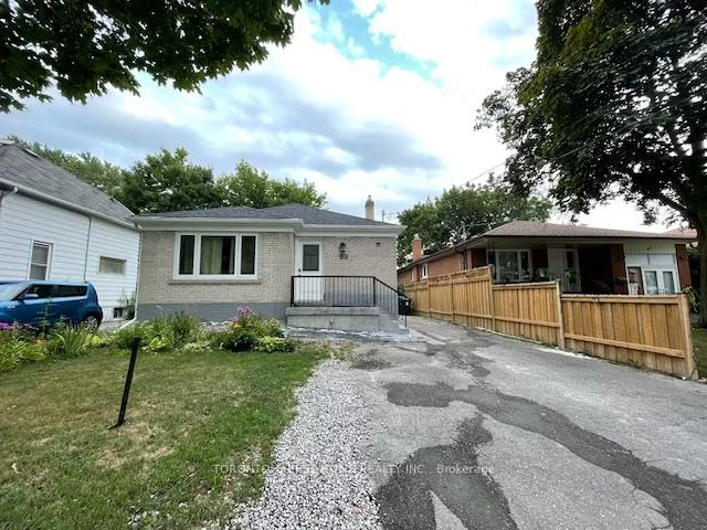 69, Madawaska, Newtonbrook East, Toronto