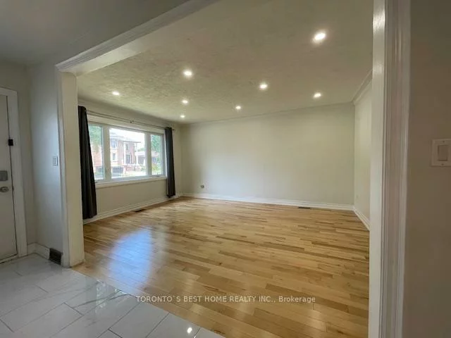 69, Madawaska, Newtonbrook East, Toronto