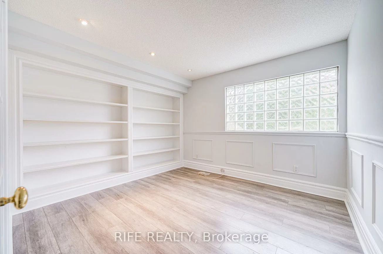 17, Bramble, Banbury-Don Mills, Toronto