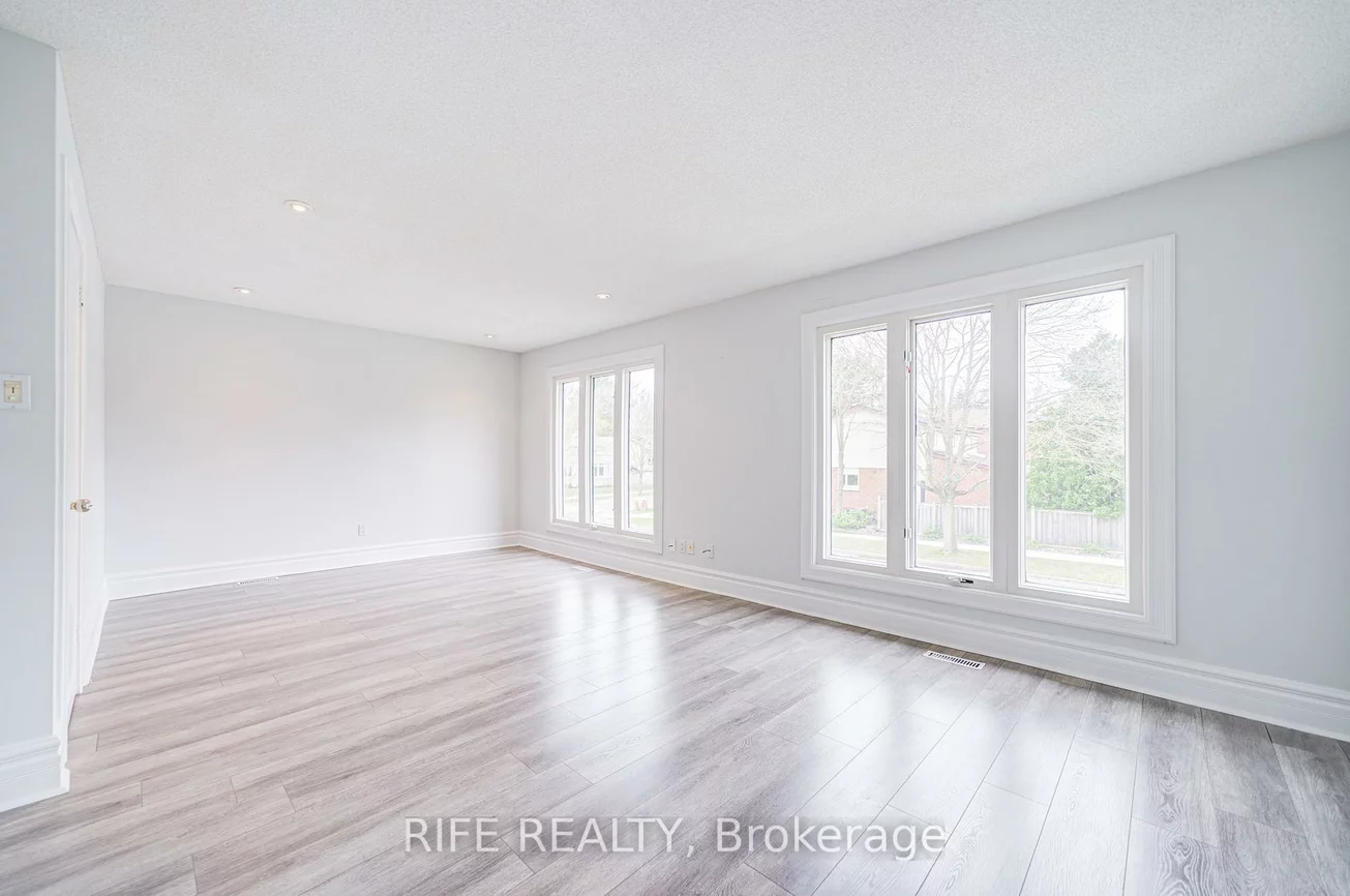 17, Bramble, Banbury-Don Mills, Toronto