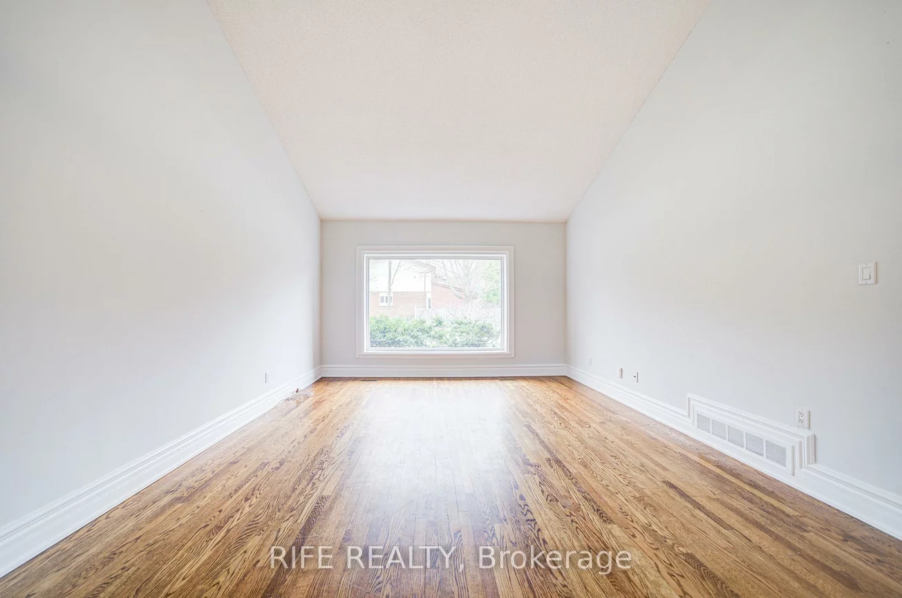 17, Bramble, Banbury-Don Mills, Toronto