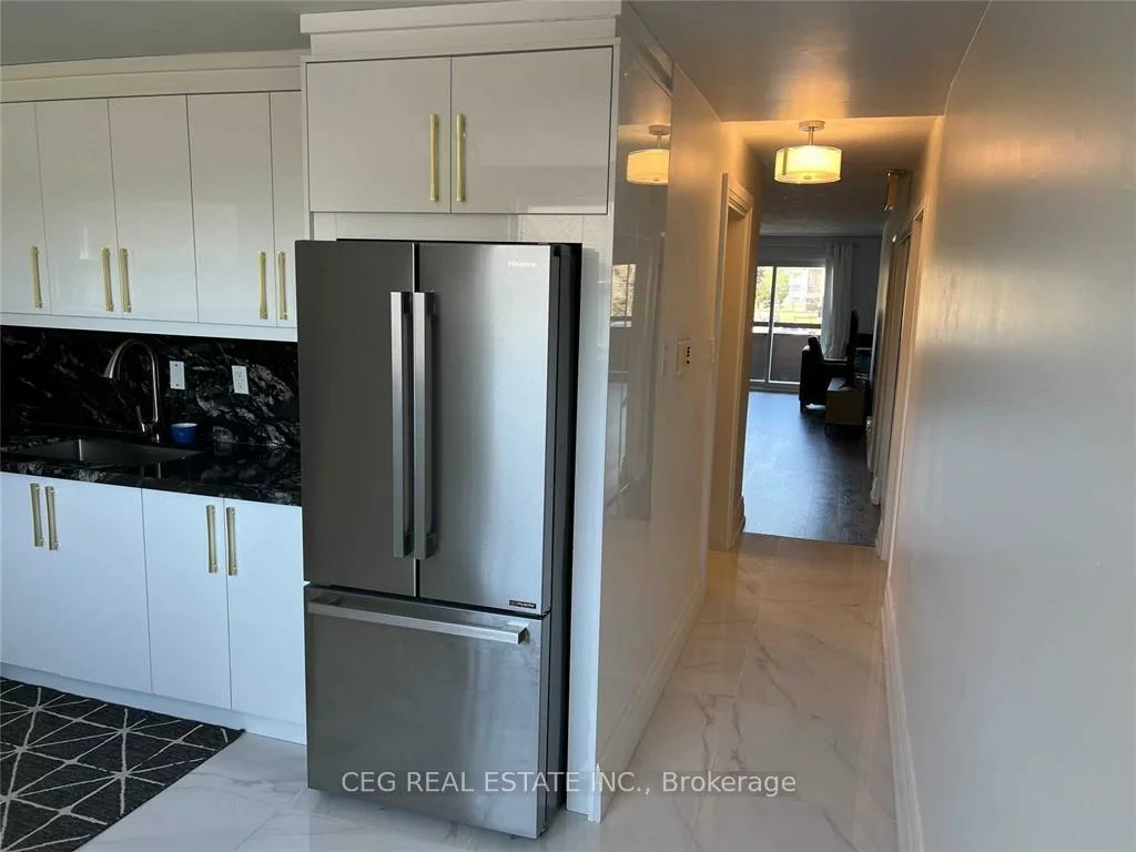 3901, Bathurst, Lansing-Westgate, Toronto