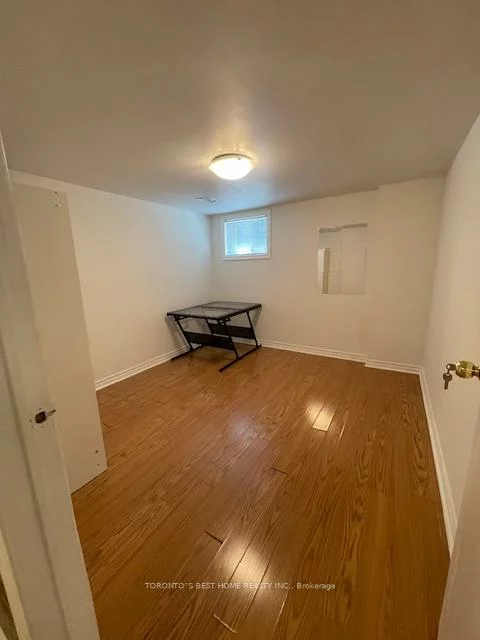 69, Madawaska, Newtonbrook East, Toronto