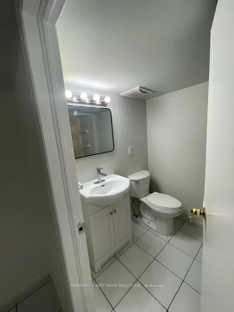 69, Madawaska, Newtonbrook East, Toronto