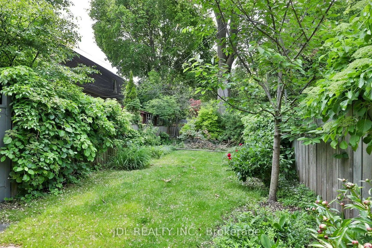 28, Cleveland, Mount Pleasant East, Toronto