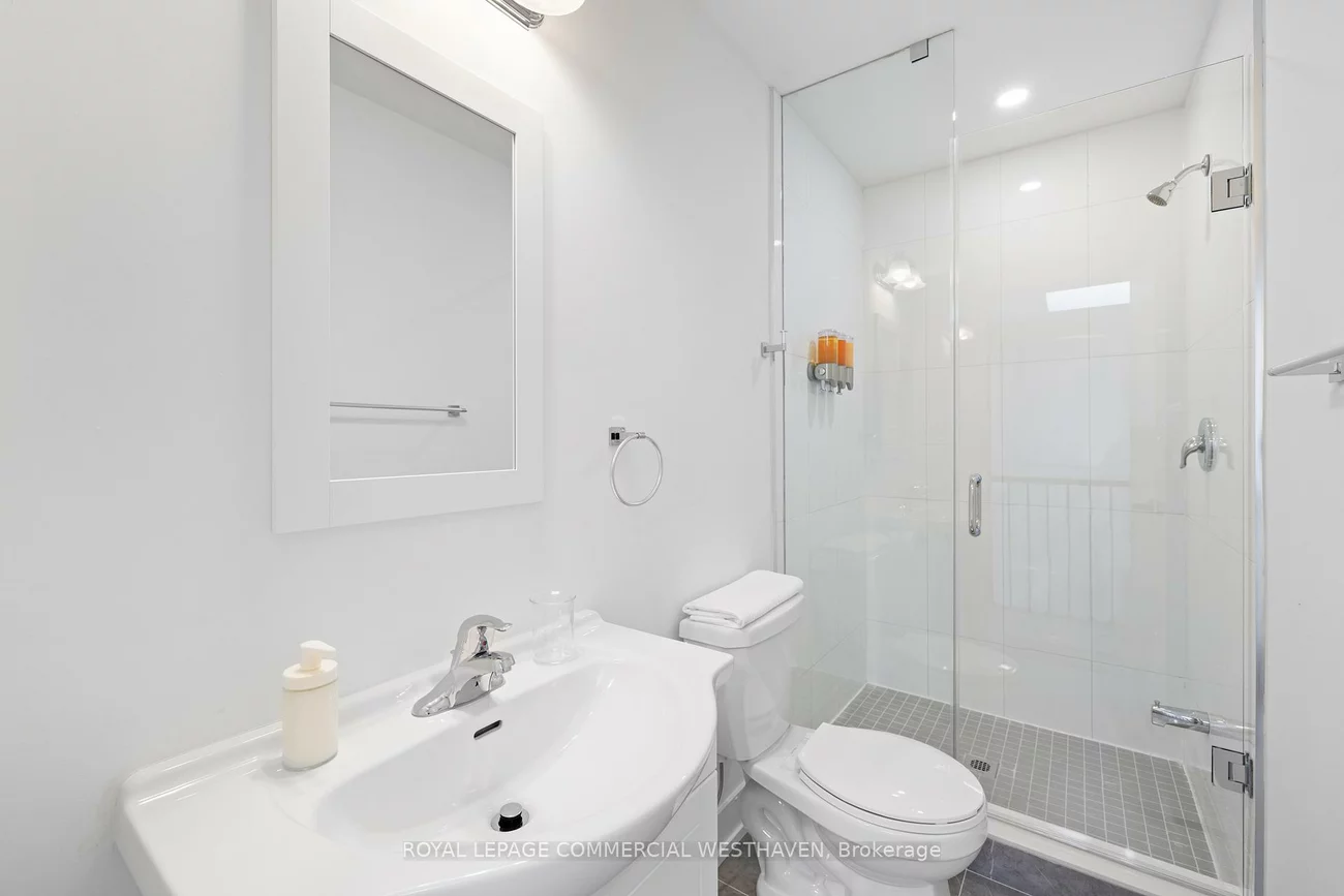 449, Lansdowne, Dufferin Grove, Toronto