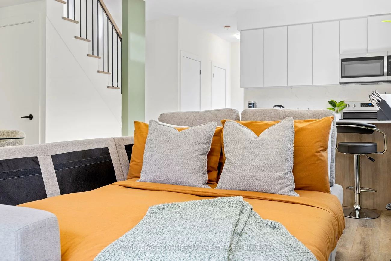 447, Lansdowne, Dufferin Grove, Toronto