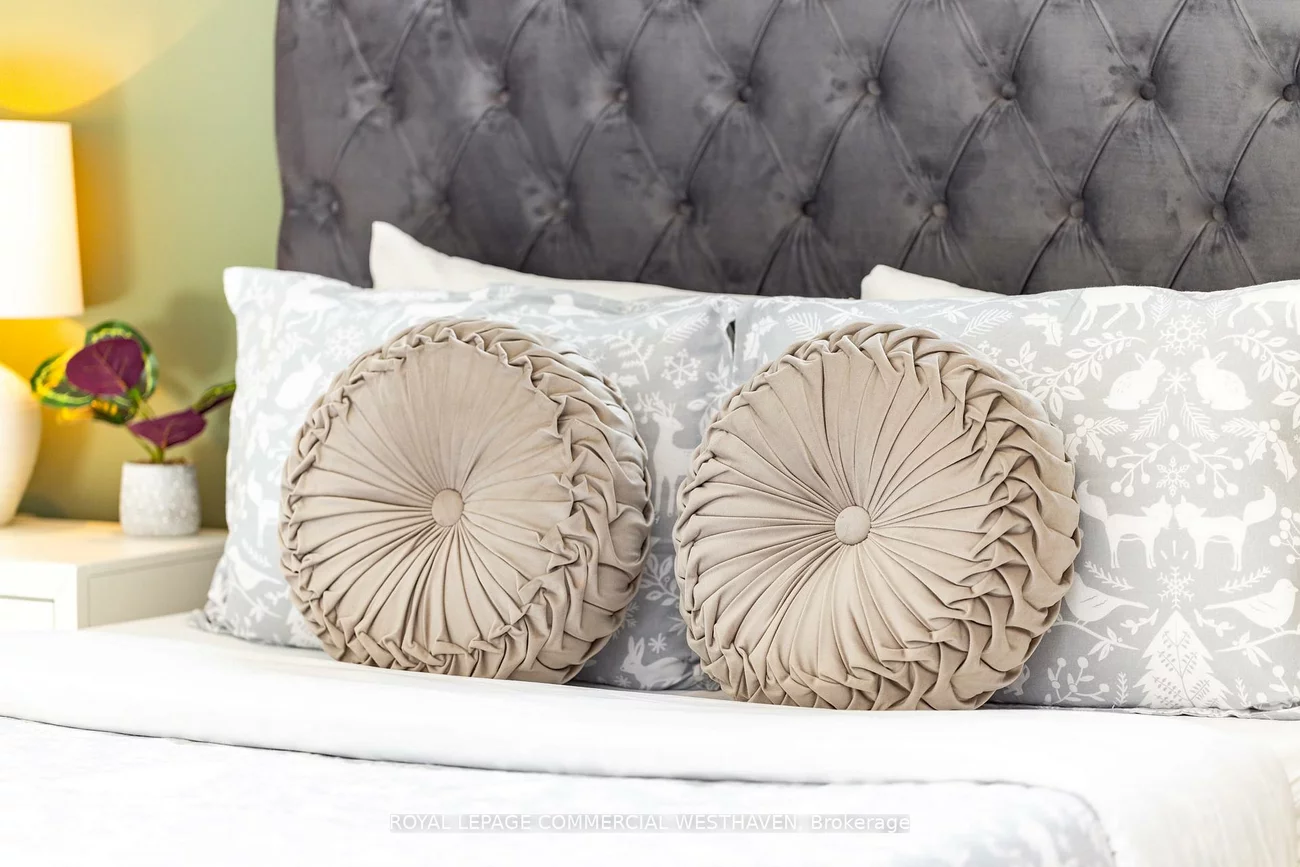 447, Lansdowne, Dufferin Grove, Toronto