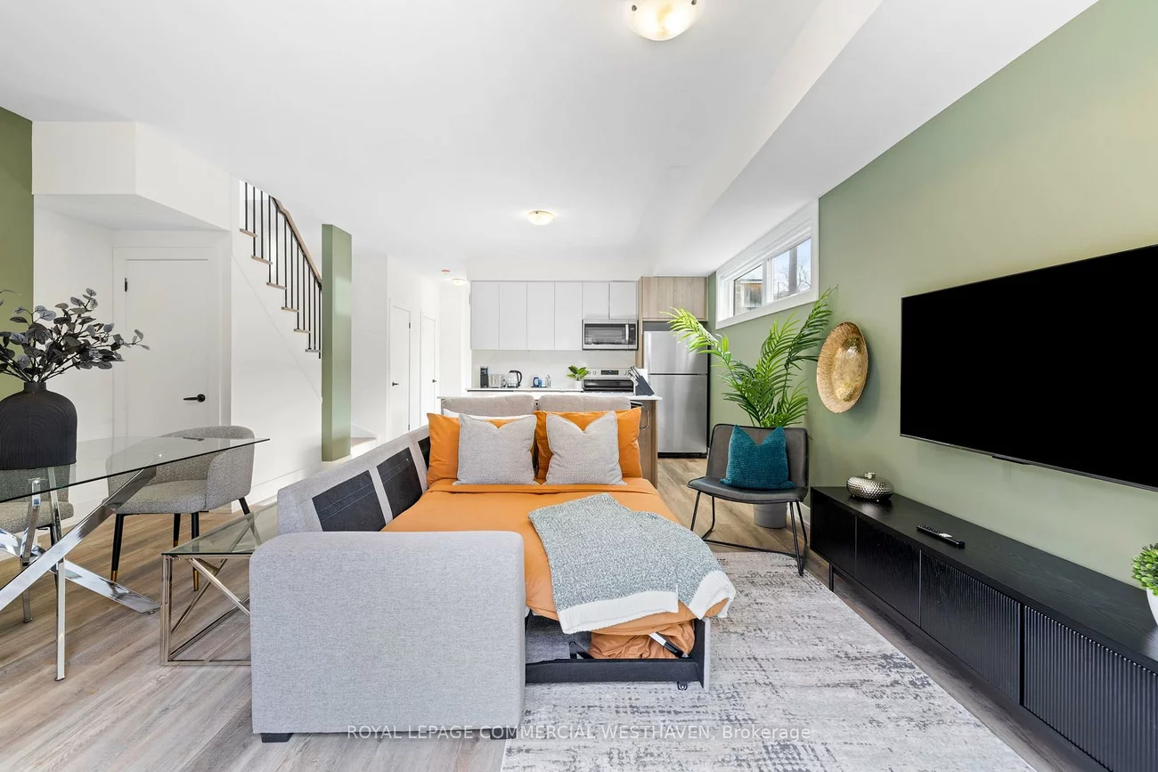 447, Lansdowne, Dufferin Grove, Toronto