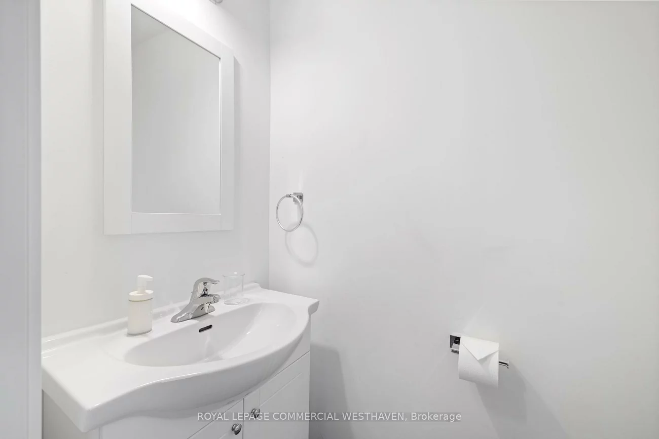 447, Lansdowne, Dufferin Grove, Toronto