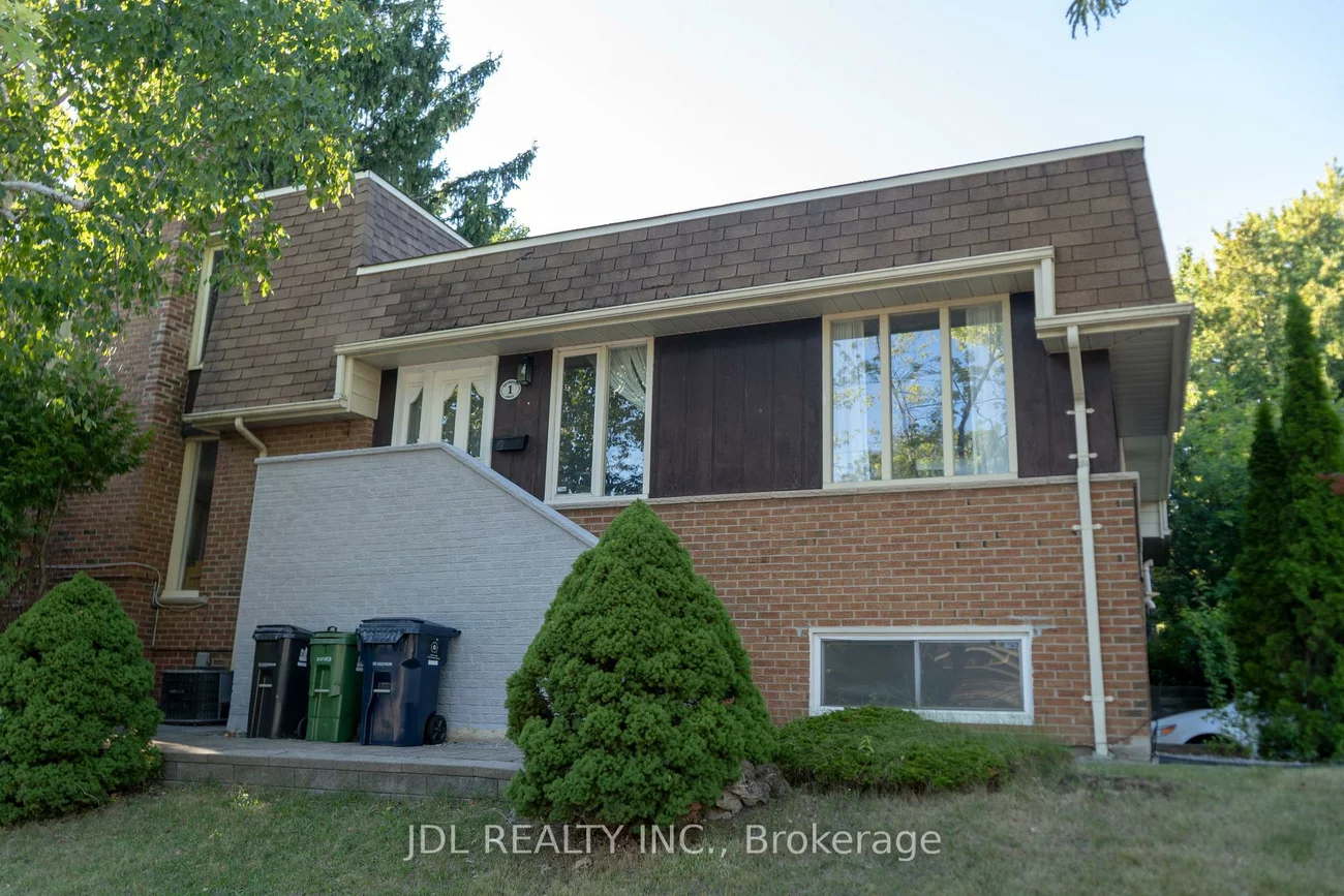 1, Shadberry, Hillcrest Village, Toronto