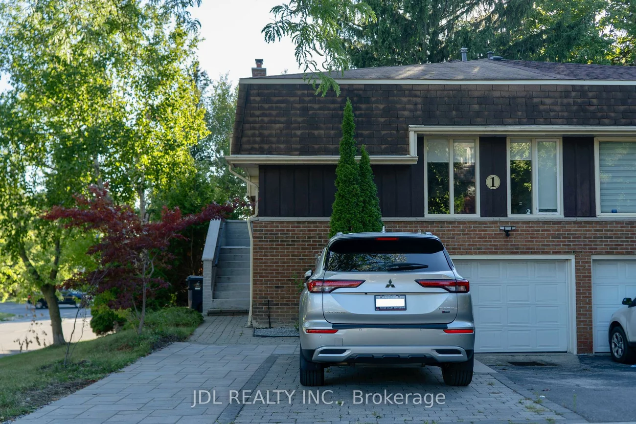 1, Shadberry, Hillcrest Village, Toronto