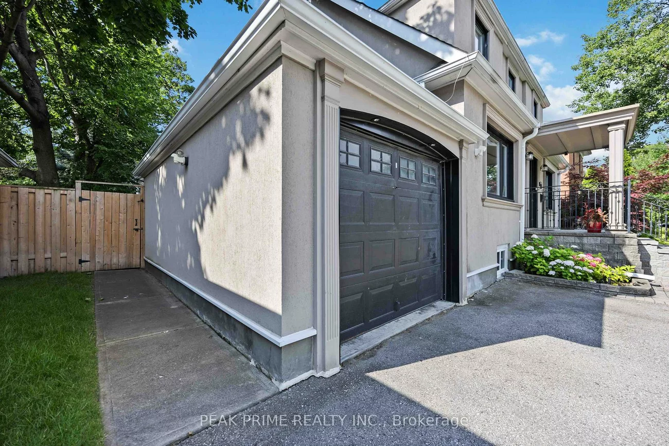211, Glendora, Willowdale East, Toronto