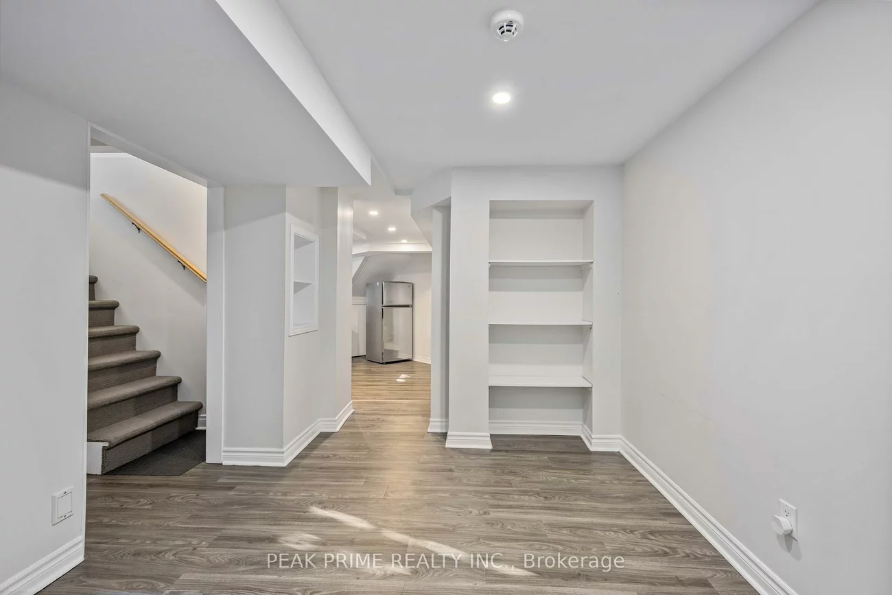 211, Glendora, Willowdale East, Toronto