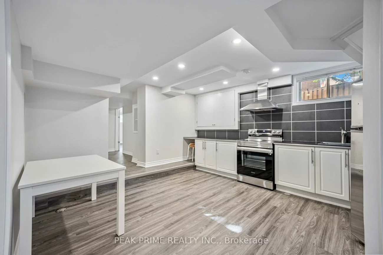 211, Glendora, Willowdale East, Toronto