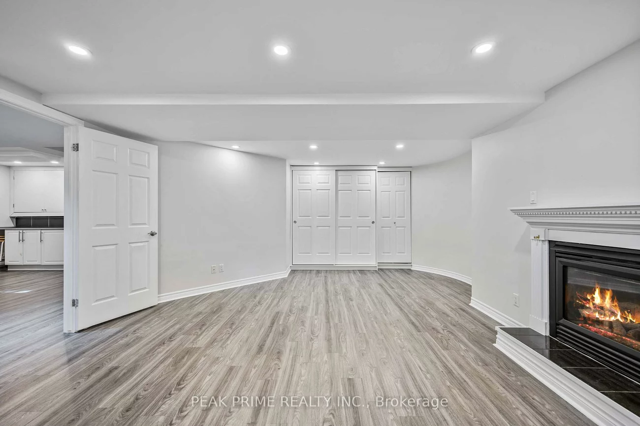 211, Glendora, Willowdale East, Toronto