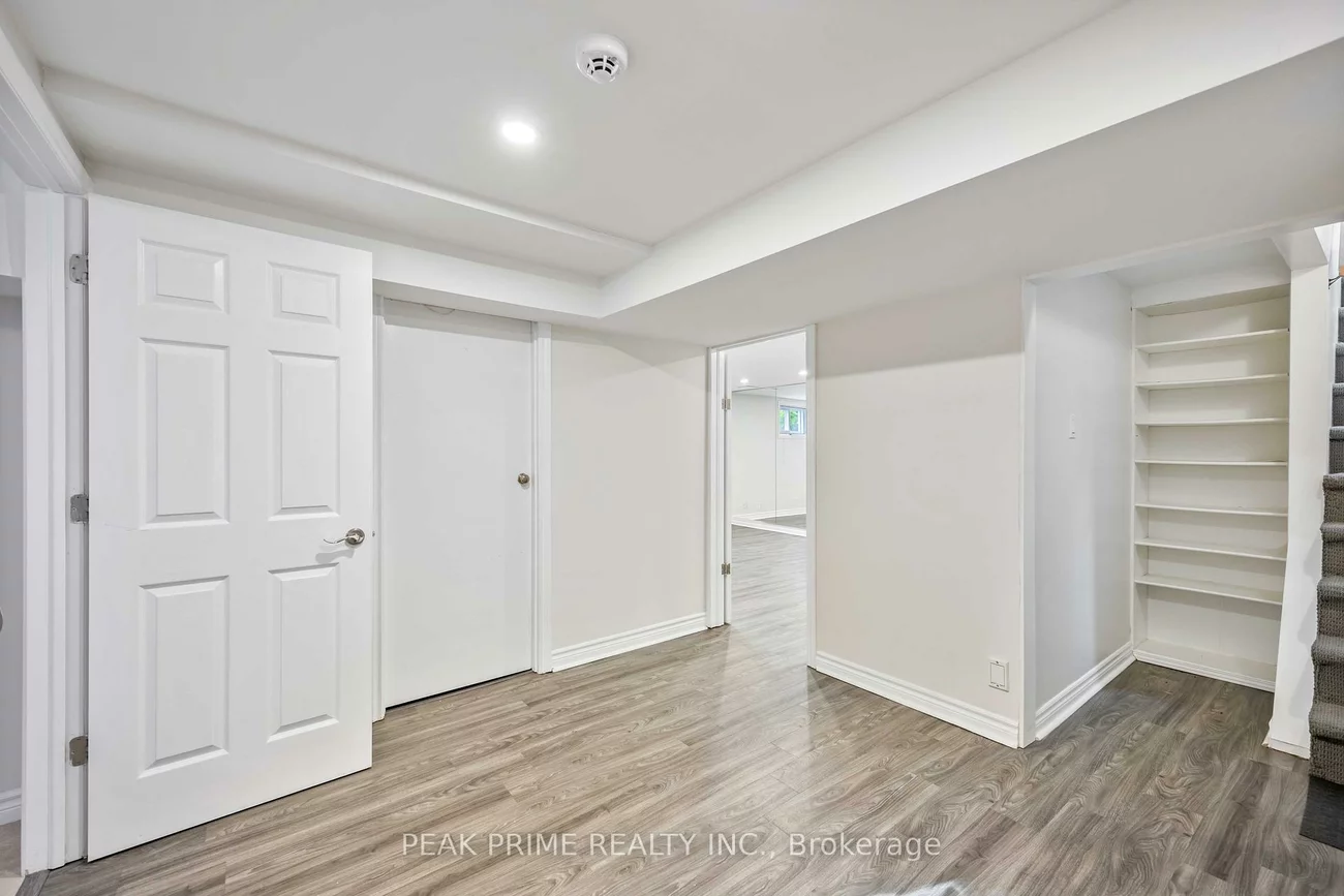 211, Glendora, Willowdale East, Toronto