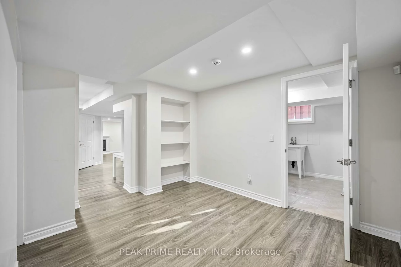 211, Glendora, Willowdale East, Toronto
