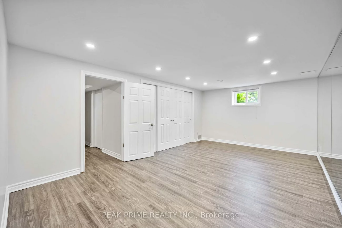 211, Glendora, Willowdale East, Toronto