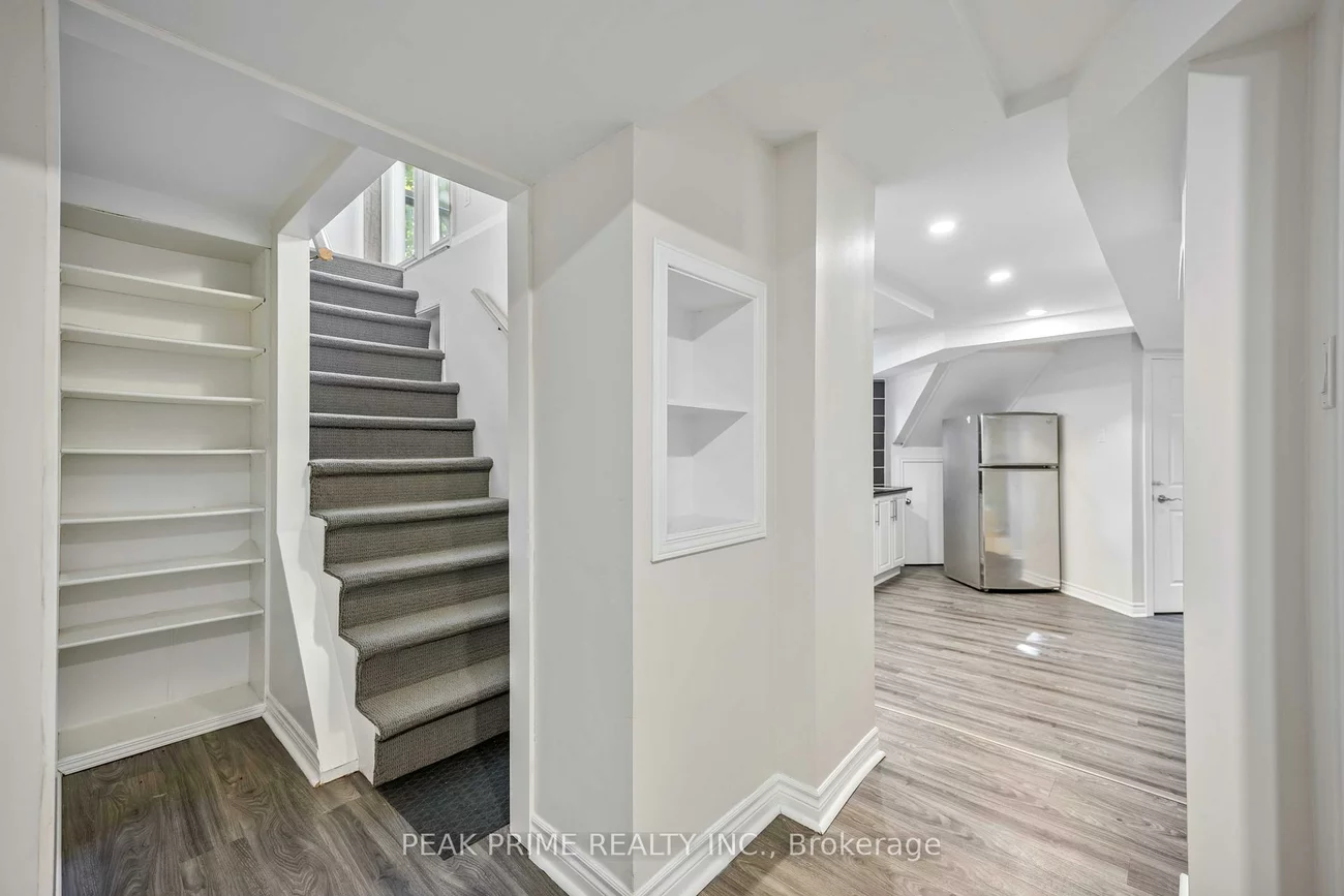 211, Glendora, Willowdale East, Toronto