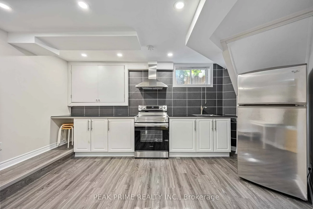 211, Glendora, Willowdale East, Toronto
