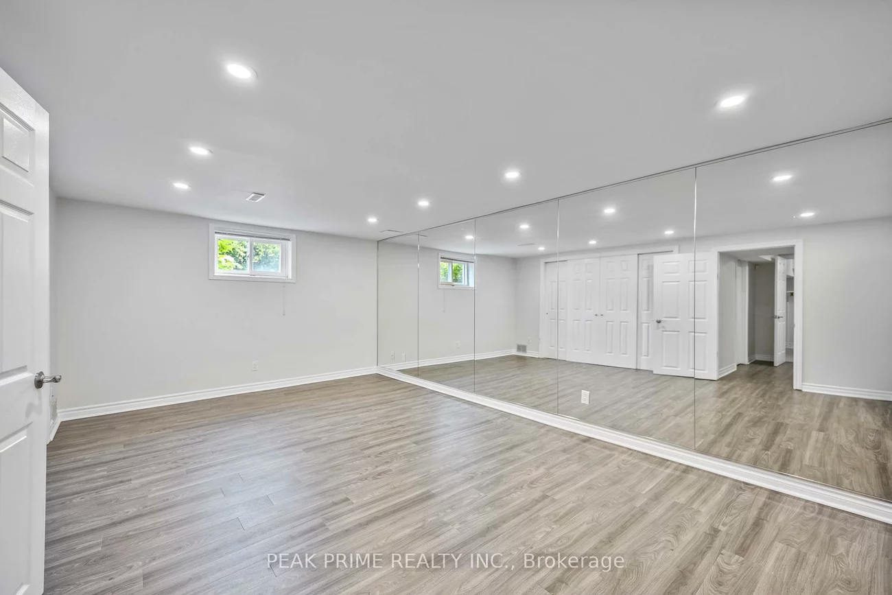 211, Glendora, Willowdale East, Toronto
