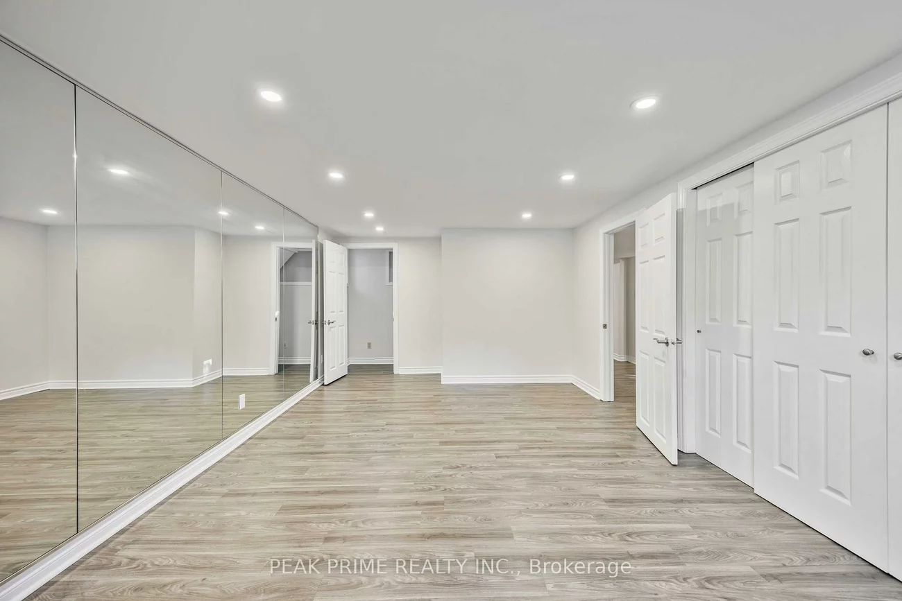 211, Glendora, Willowdale East, Toronto