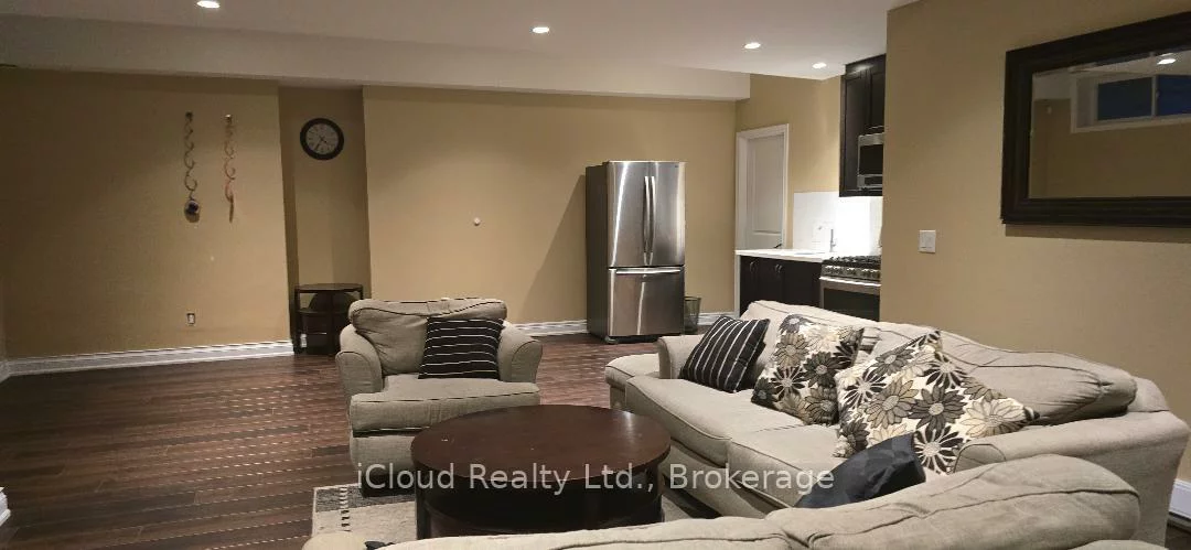 89, King High, Clanton Park, Toronto