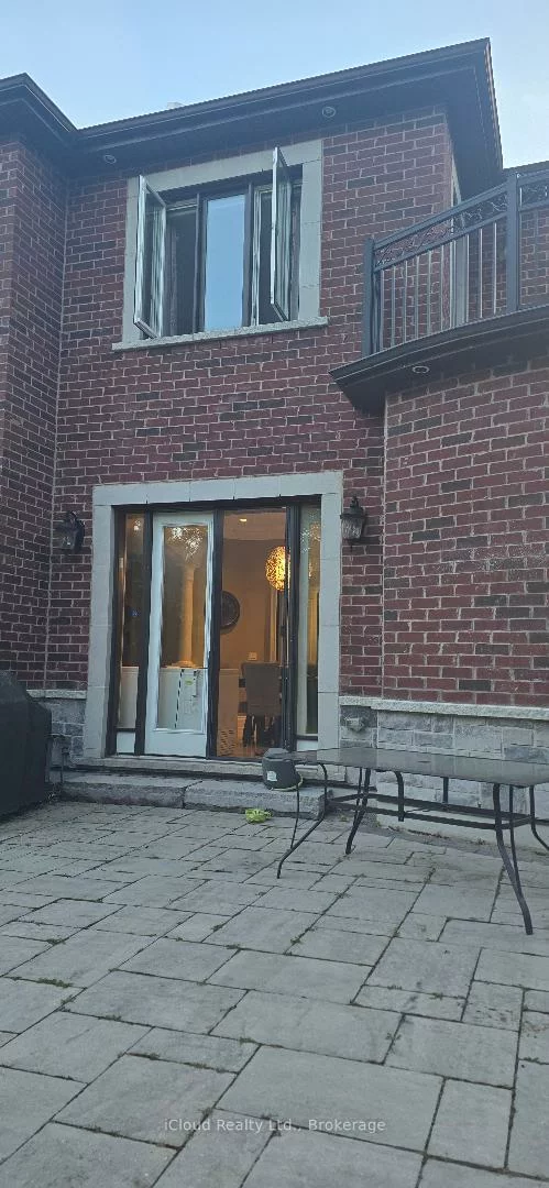 89, King High, Clanton Park, Toronto