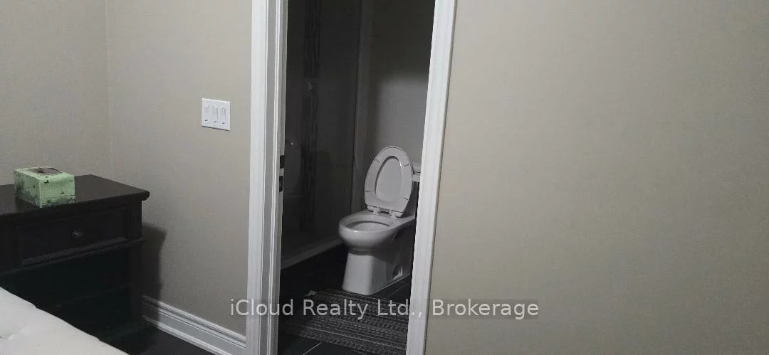 89, King High, Clanton Park, Toronto