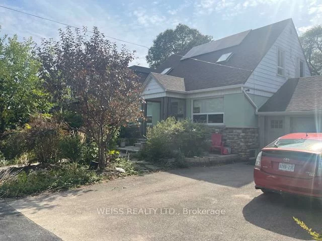 82, King High, Clanton Park, Toronto