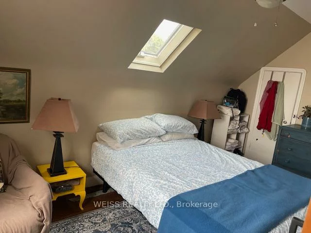 82, King High, Clanton Park, Toronto