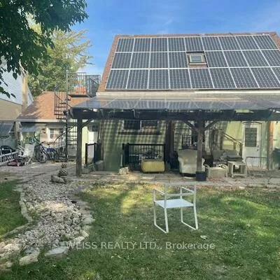 82, King High, Clanton Park, Toronto