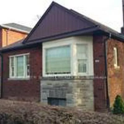 389, Lawrence, Bedford Park-Nortown, Toronto
