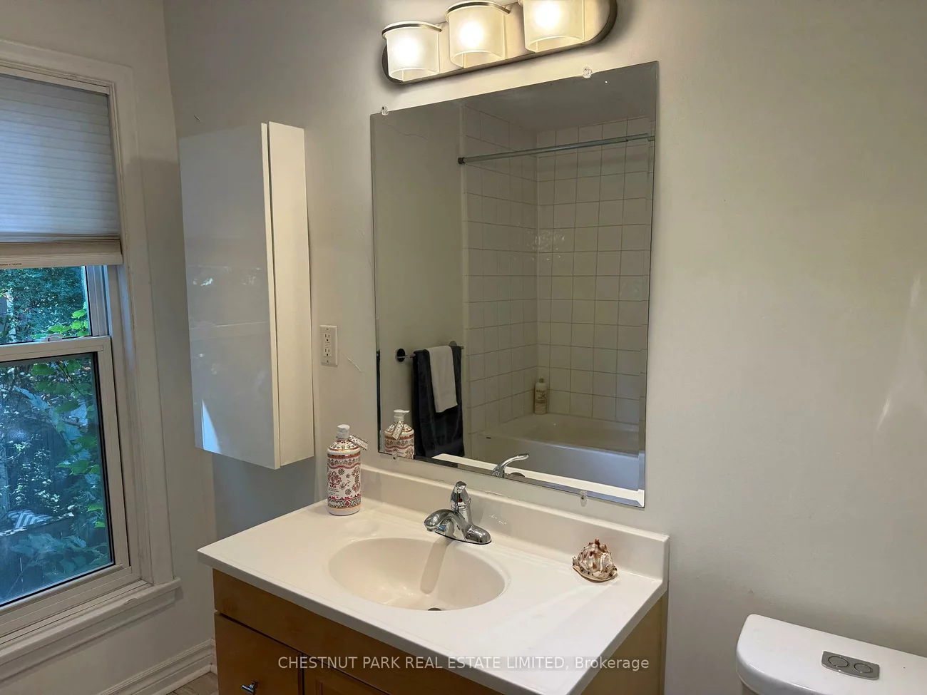 23, Bishop, Annex, Toronto