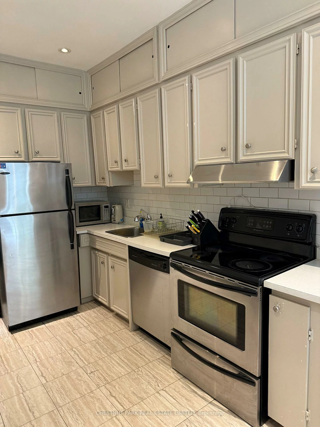 23, Bishop, Annex, Toronto