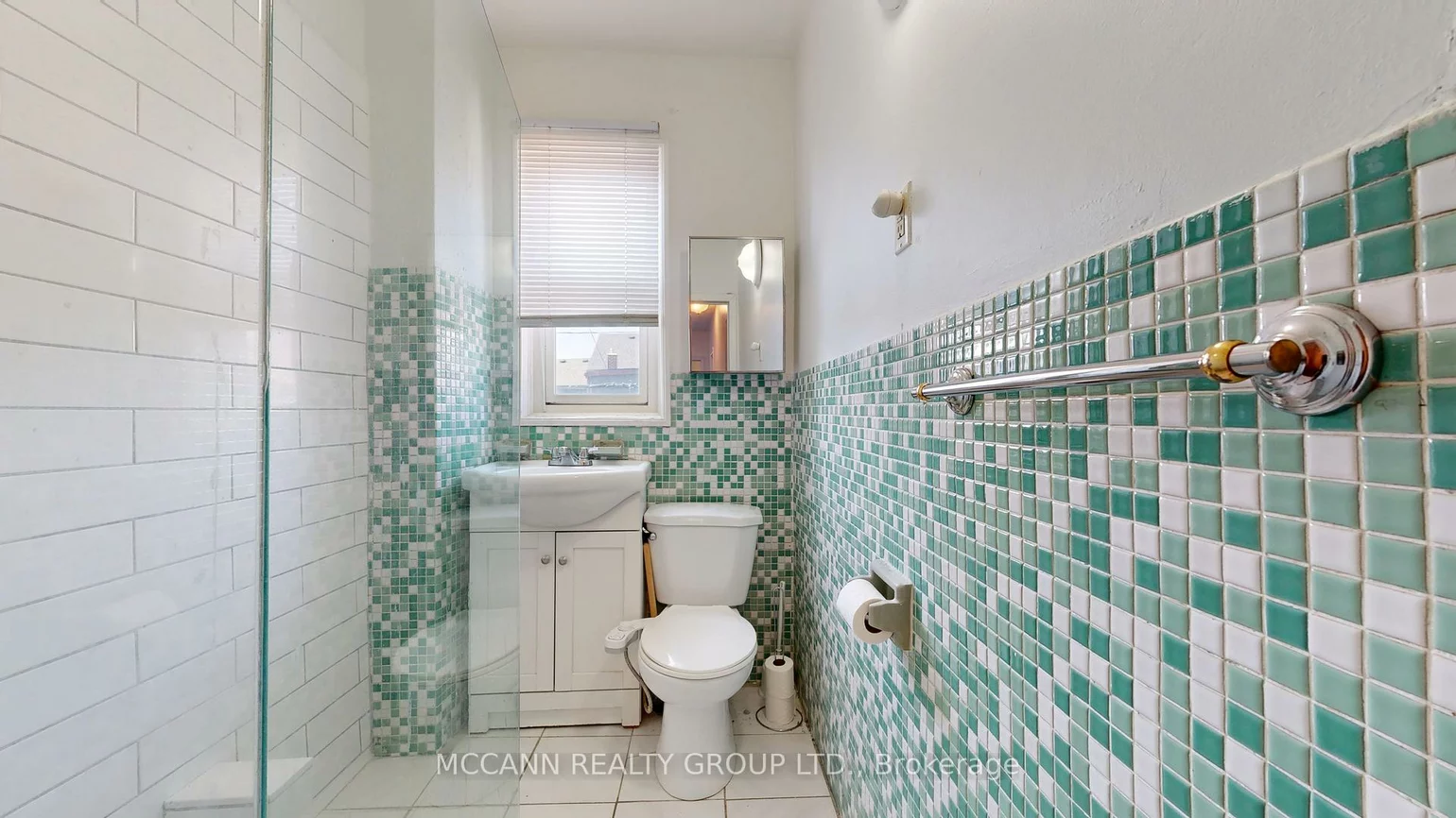 32, Macklem, Little Portugal, Toronto