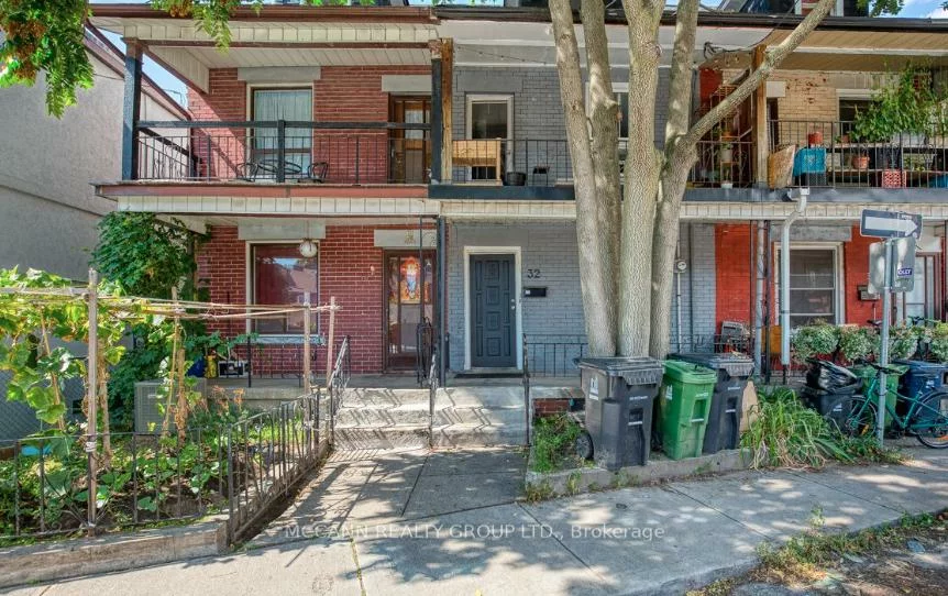 32, Macklem, Little Portugal, Toronto