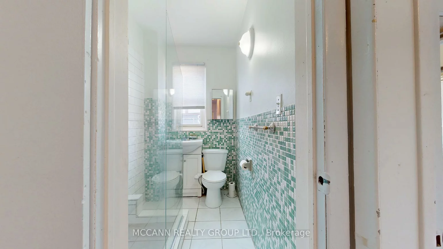32, Macklem, Little Portugal, Toronto