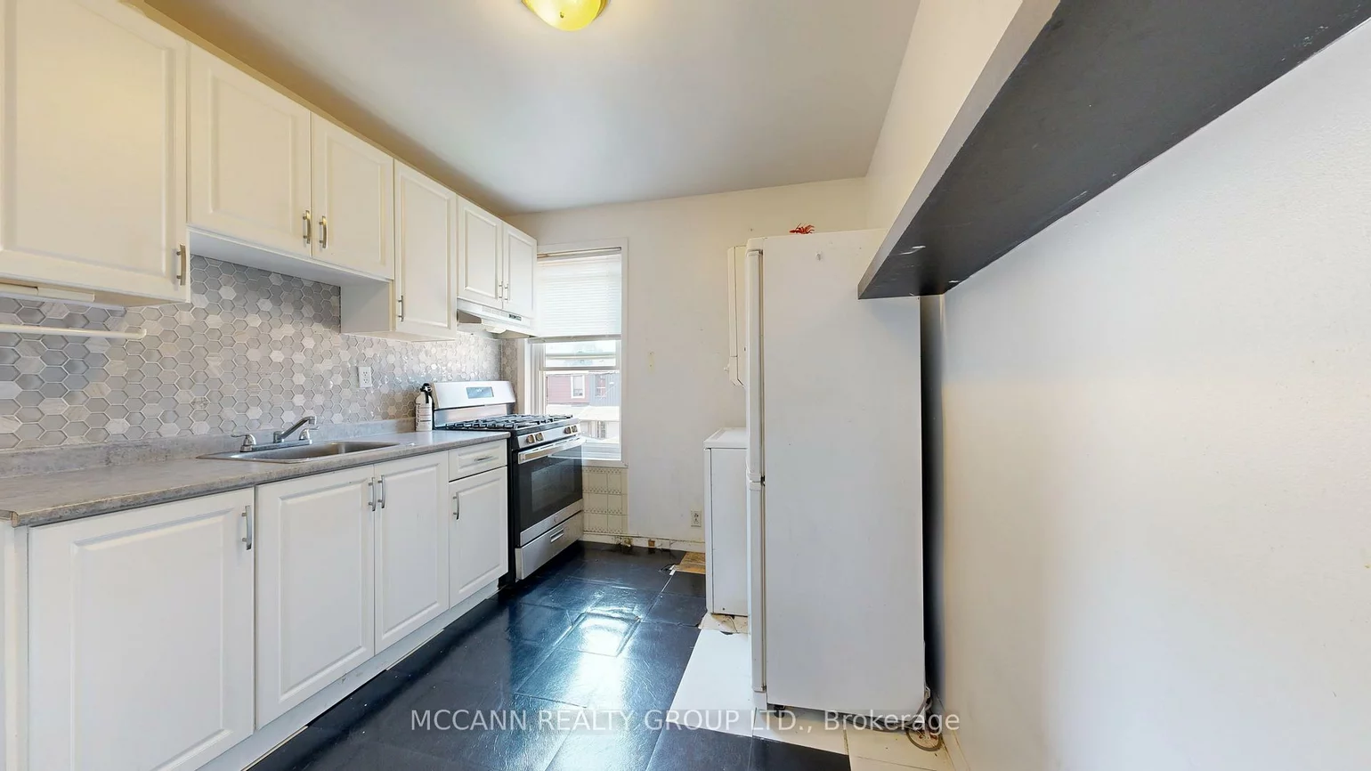 32, Macklem, Little Portugal, Toronto
