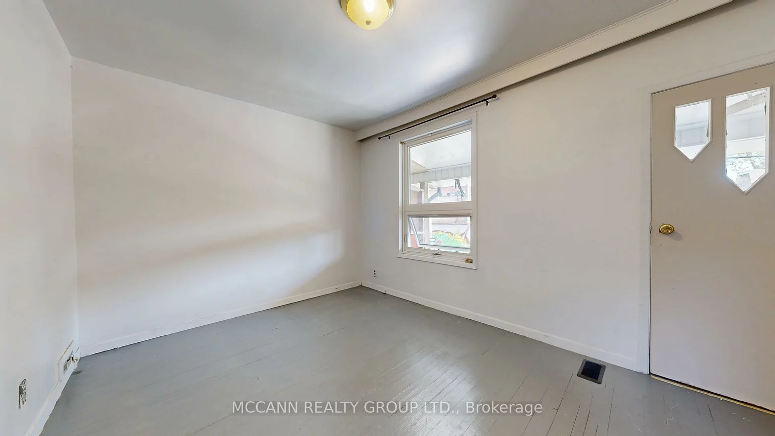 32, Macklem, Little Portugal, Toronto