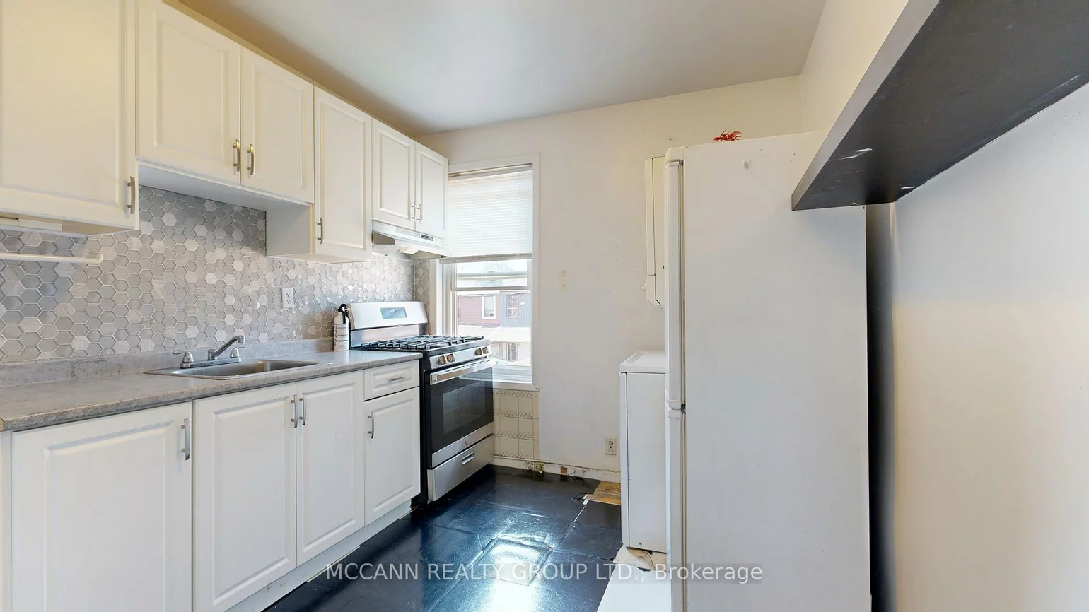 32, Macklem, Little Portugal, Toronto
