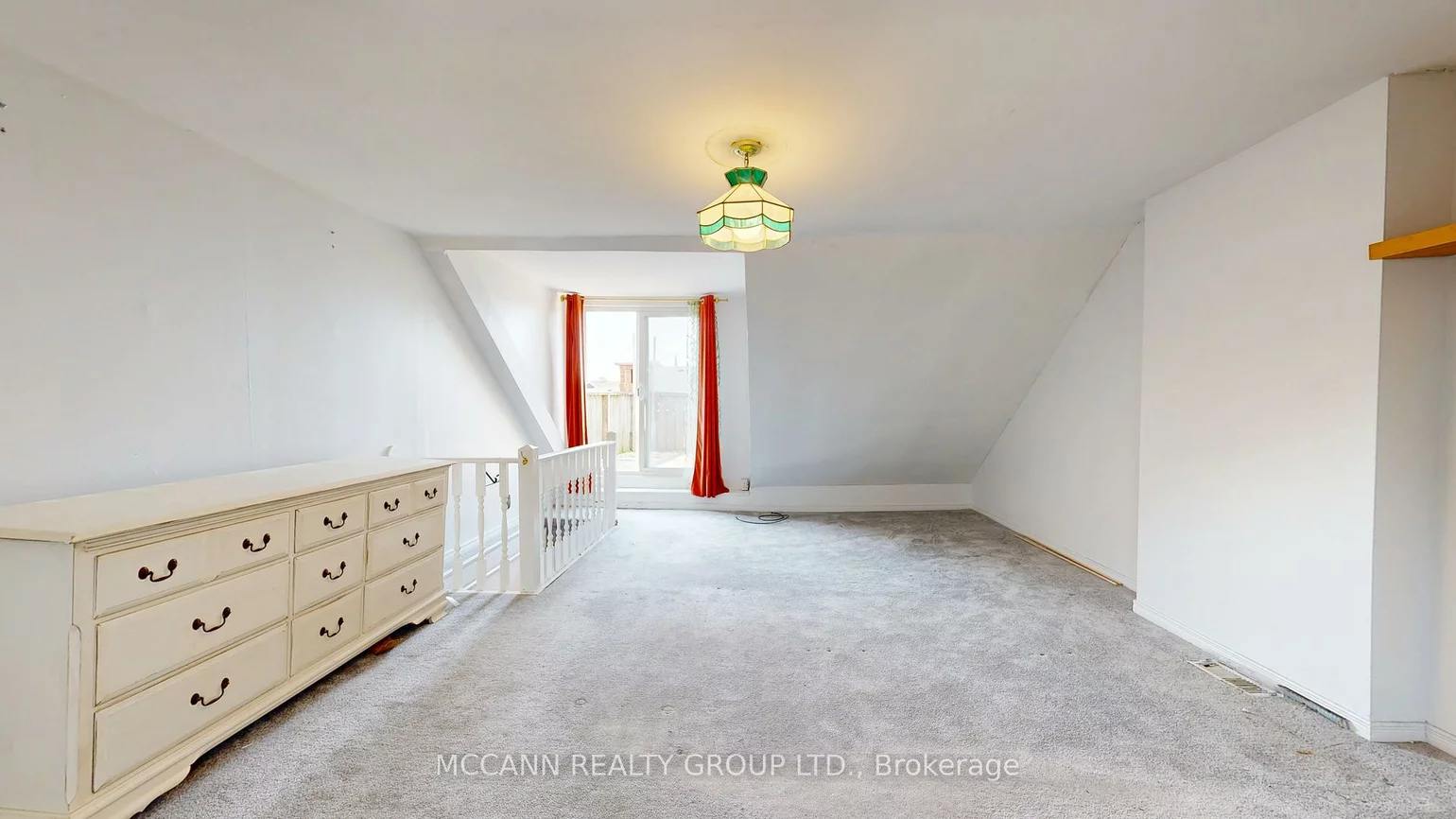 32, Macklem, Little Portugal, Toronto