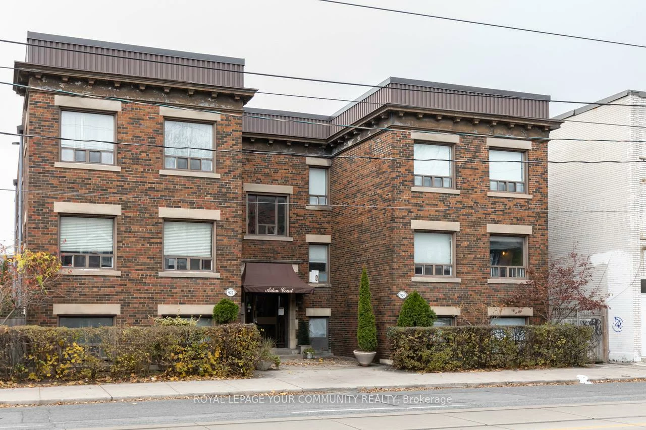 922, Bathurst, Annex, Toronto